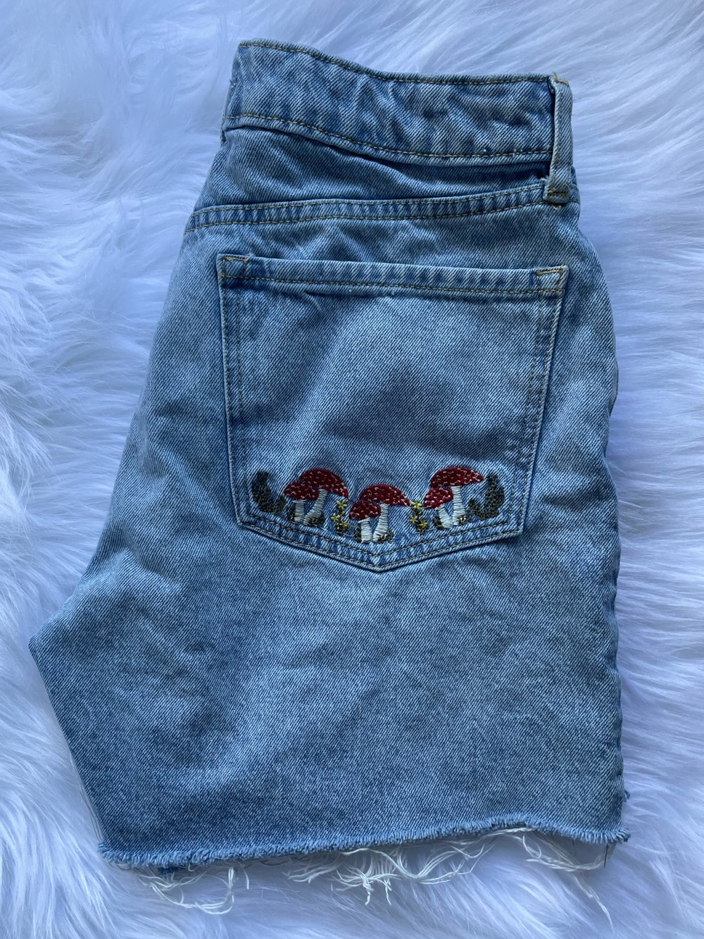 Embroidered boyfriend shorts
